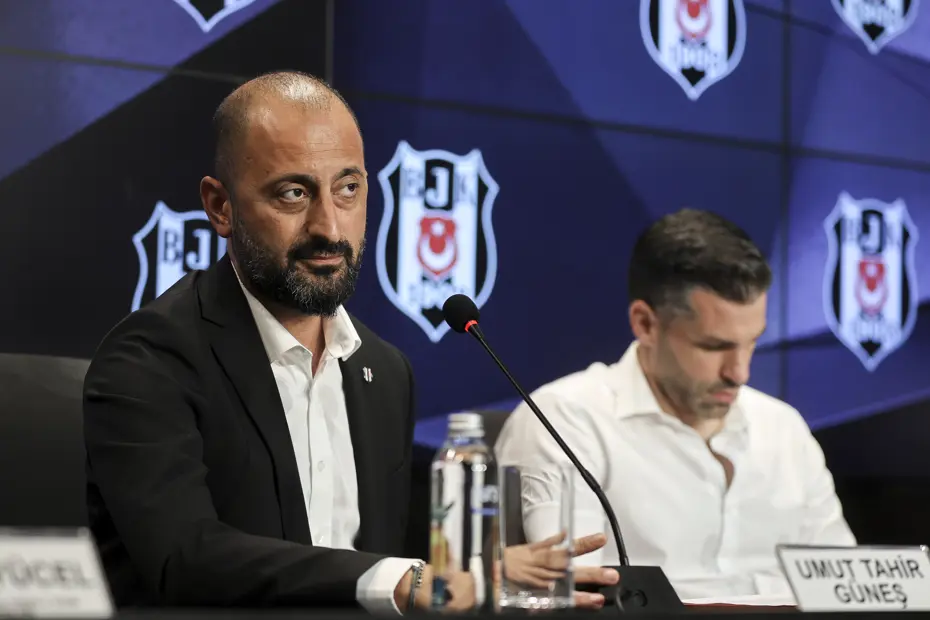 Beşiktaş'tan yeni transferlere imza töreni - 2 Beşiktaş'tan yeni transferlere imza töreni - 2