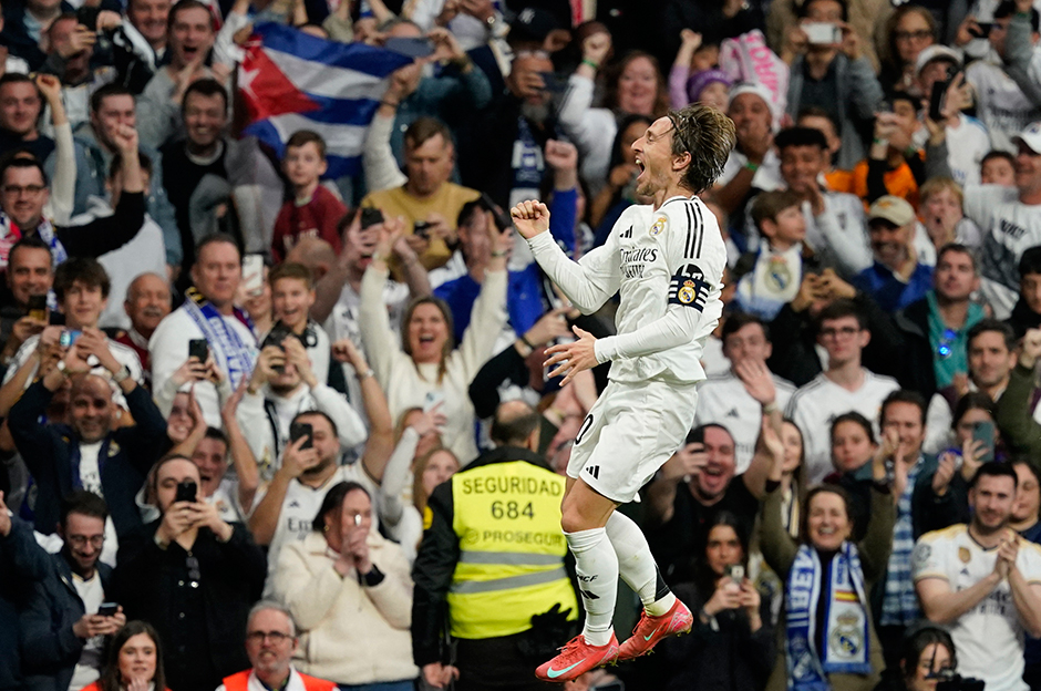 Real Madrid, Modric ve Vinicius'la güldü