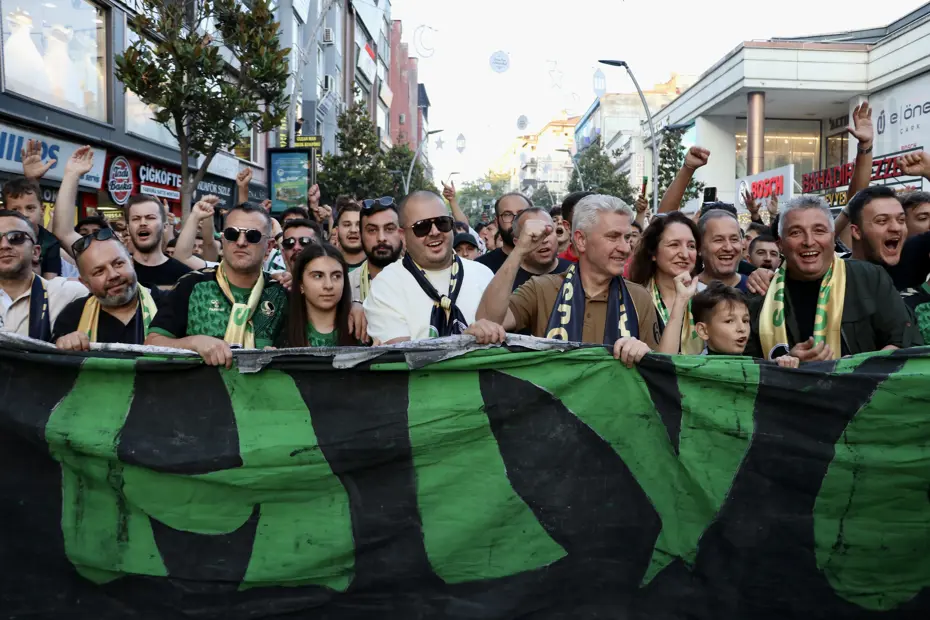 Sakaryaspor'un kuruluşunun 60. yıl dönümü kutlandı - 10 Sakaryaspor'un kuruluşunun 60. yıl dönümü kutlandı - 10