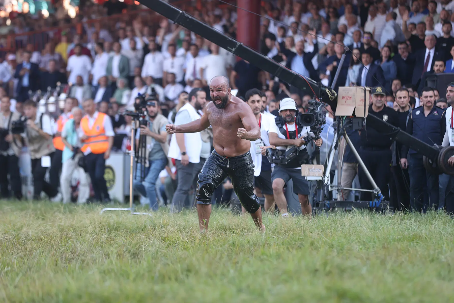 SON DAKİKA | 664. Kırkpınar Tarihi Yağlı Güreşleri'nde altın kemerin sahibi belli oldu