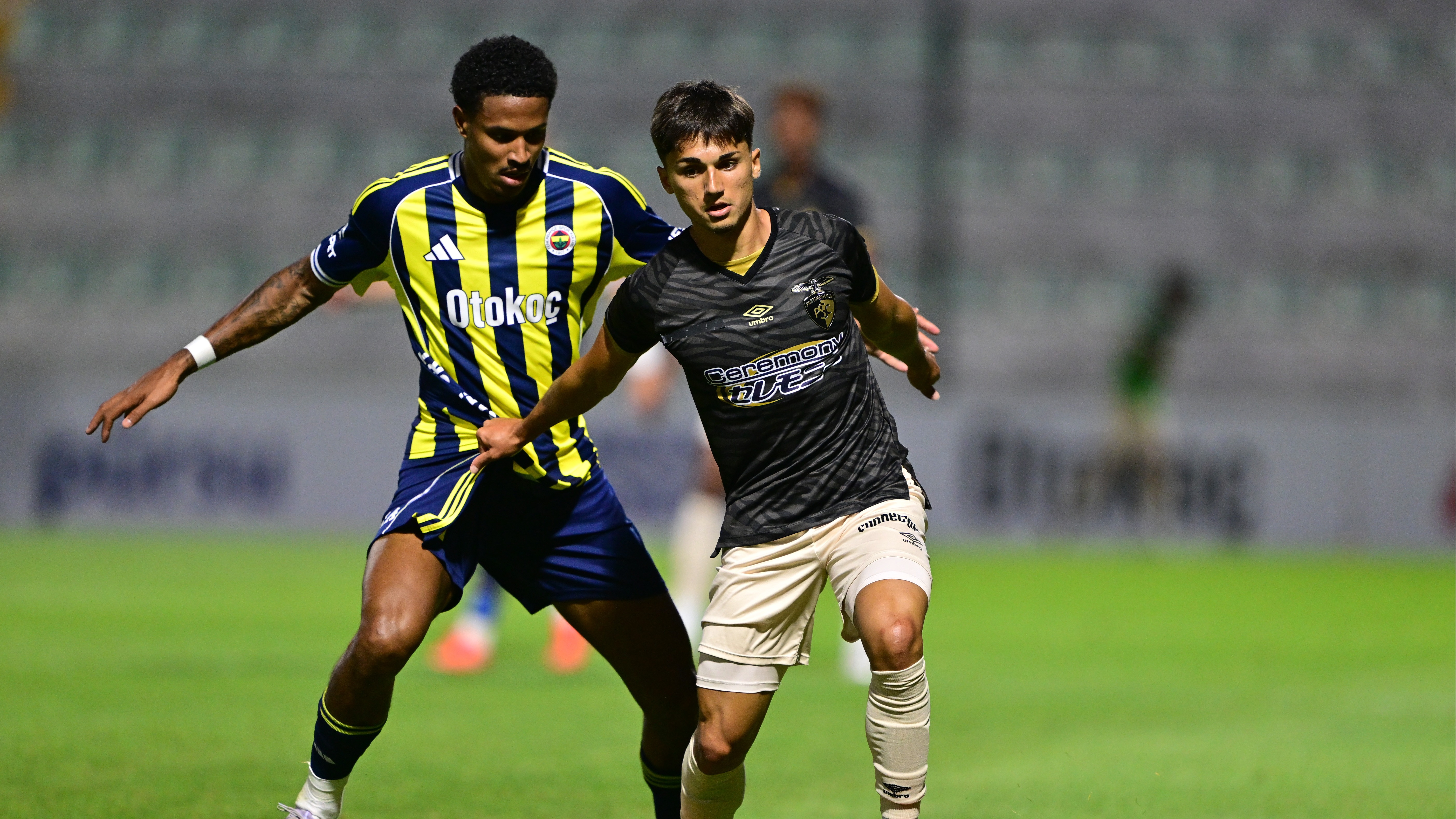 Fenerbahçe kamptaki ilk maçında kazandı: Maça sert fauller damga vurdu