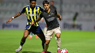 Fenerbahçe kamptaki ilk maçında kazandı: Maça sert fauller damga vurdu