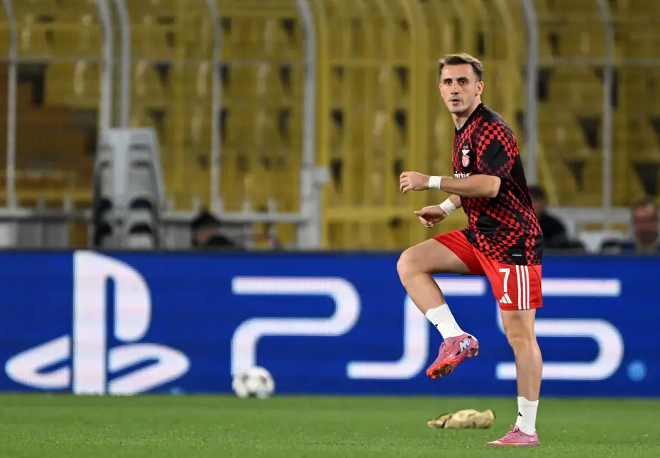 Kerem Aktürkoğlu sahaya adım atar atmaz tribünler ayaklandı: Milli futbolcudan anında karşılık geldi - 3