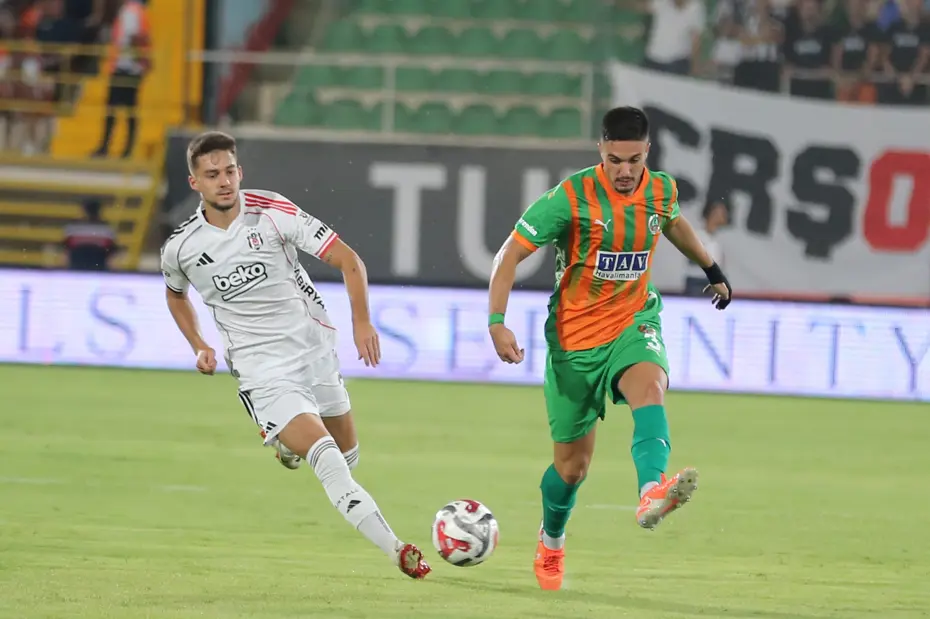 Beşiktaş yine kayıp: Sergen Yalçın mağlubiyetle başladı - 2 Beşiktaş yine kayıp: Sergen Yalçın mağlubiyetle başladı - 2