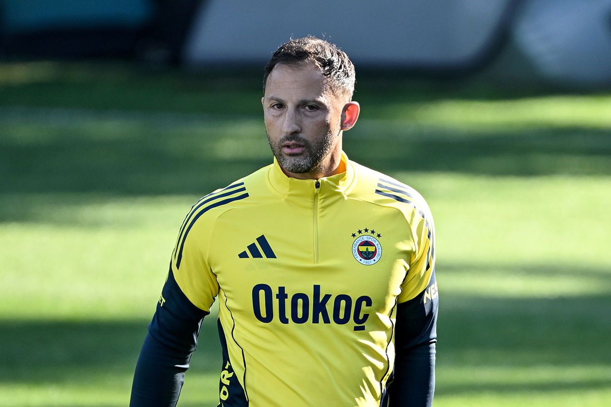 Tedesco Fenerbahçe'ye Flaş Açıklamayla Başladı: 'Sabit İlk 11 Mi? O Da Ne?!'