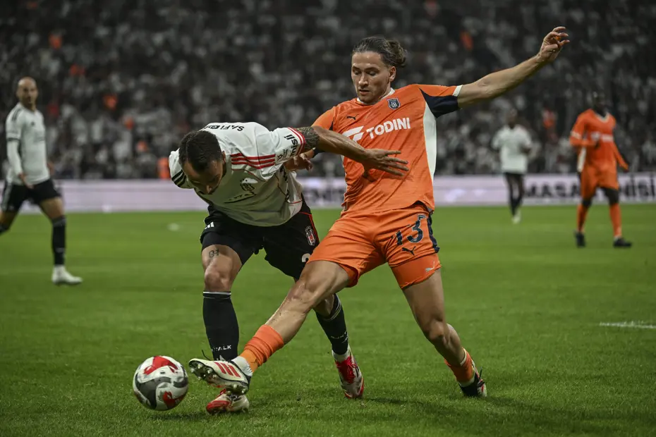 Trio'da büyük ters köşe: Beşiktaş-Başakşehir maçına damga vuran pozisyon için olay yorum - 4