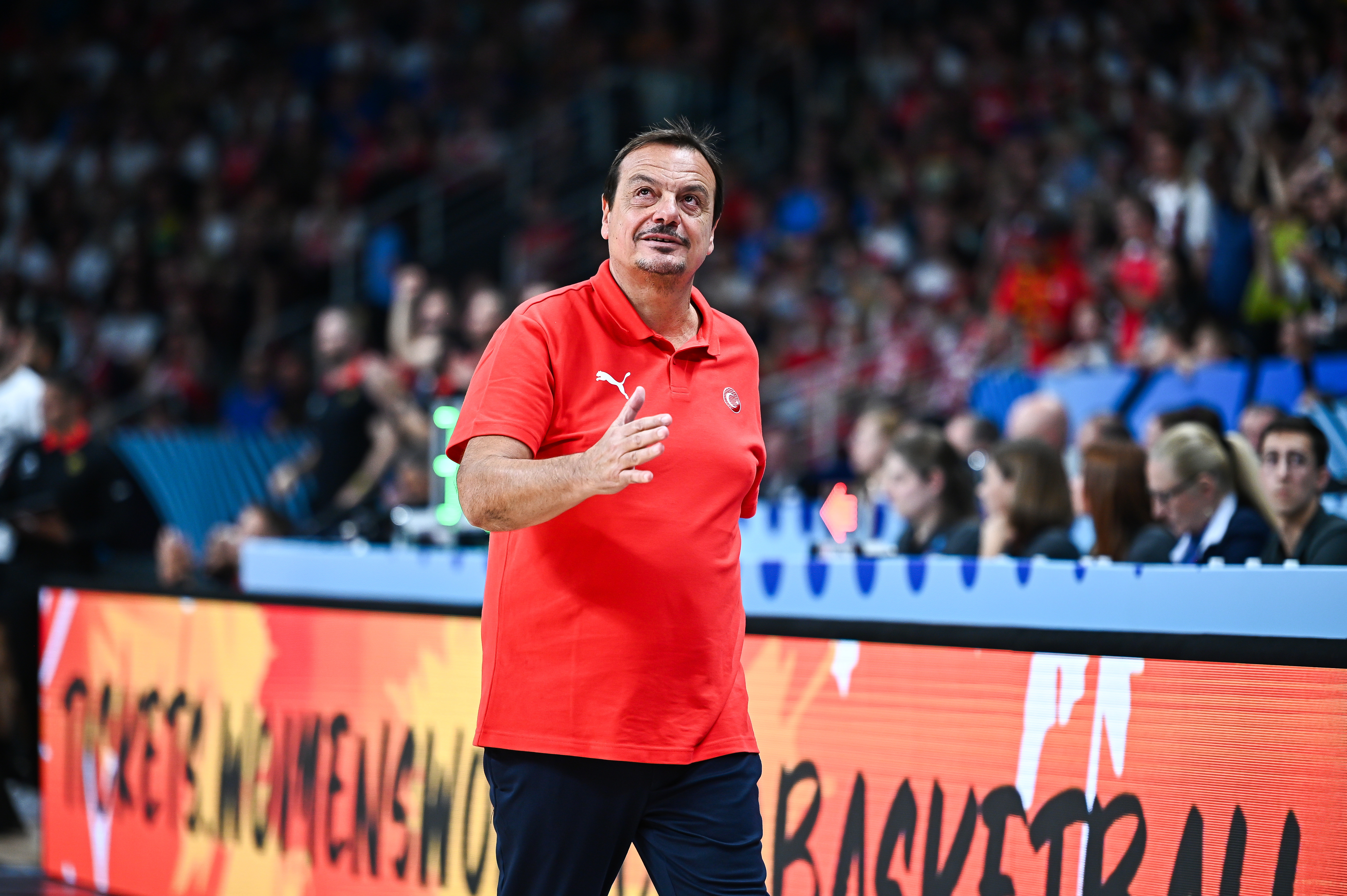 Ergin Ataman turnuvanın en iyisi seçildi: Yenilgi sonrası üzüntüsünü paylaştı 