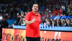 Ergin Ataman turnuvanın en iyisi seçildi: Yenilgi sonrası üzüntüsünü paylaştı Ergin Ataman turnuvanın en iyisi seçildi: Yenilgi sonrası üzüntüsünü paylaştı