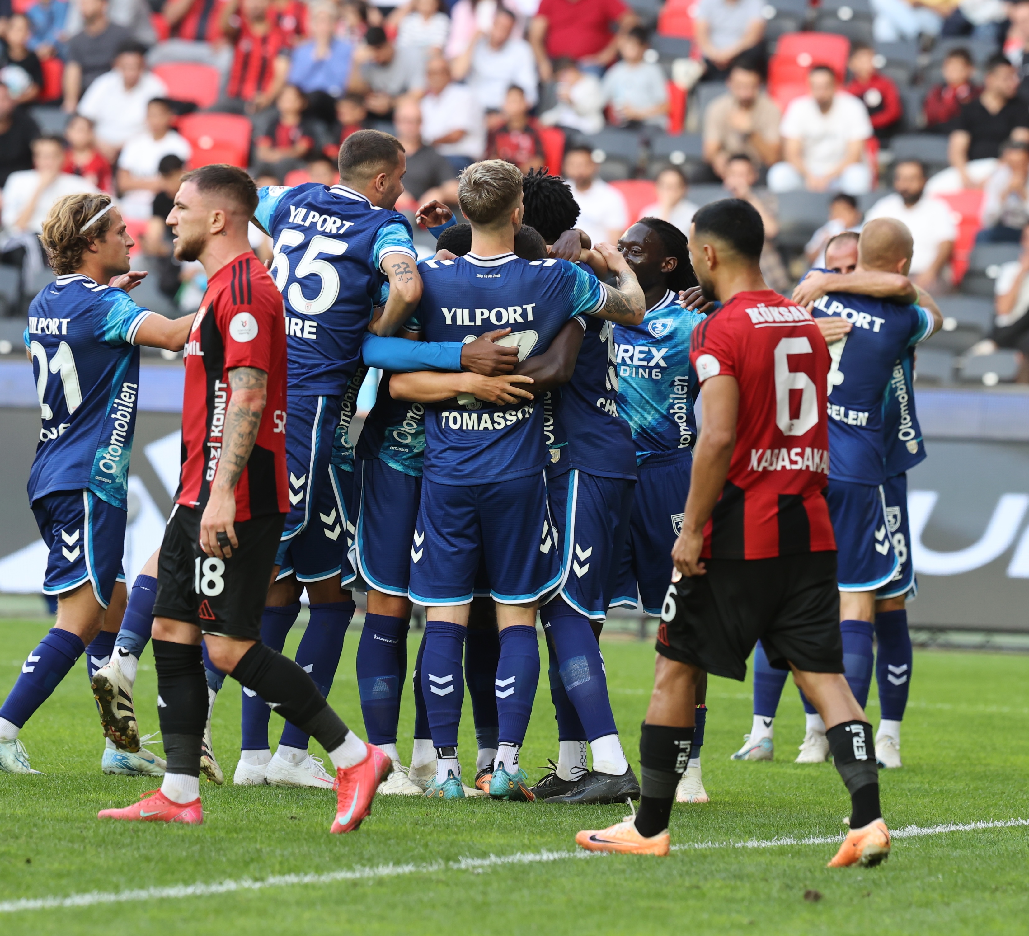Samsunspor'dan Kırmızı Kart İtirazı: 'Hakem Bizi Polis Zoruyla Sahaya Çıkardı, Bu Haksızlık!'