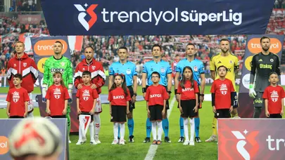 Halil Umut Meler devre arasında açıkladı: Samsunspor'un golünün iptal edilme sebebi ortaya çıktı