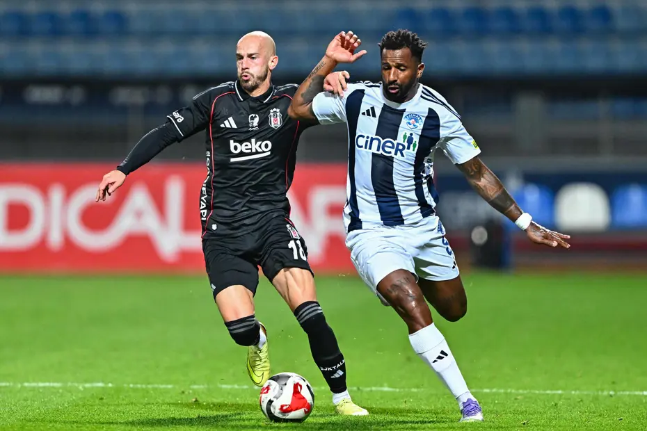 Beşiktaş taraftarından Sergen Yalçın'a olay tepki: Kaptan Orkun Kökçü tribünlere gitti - 2