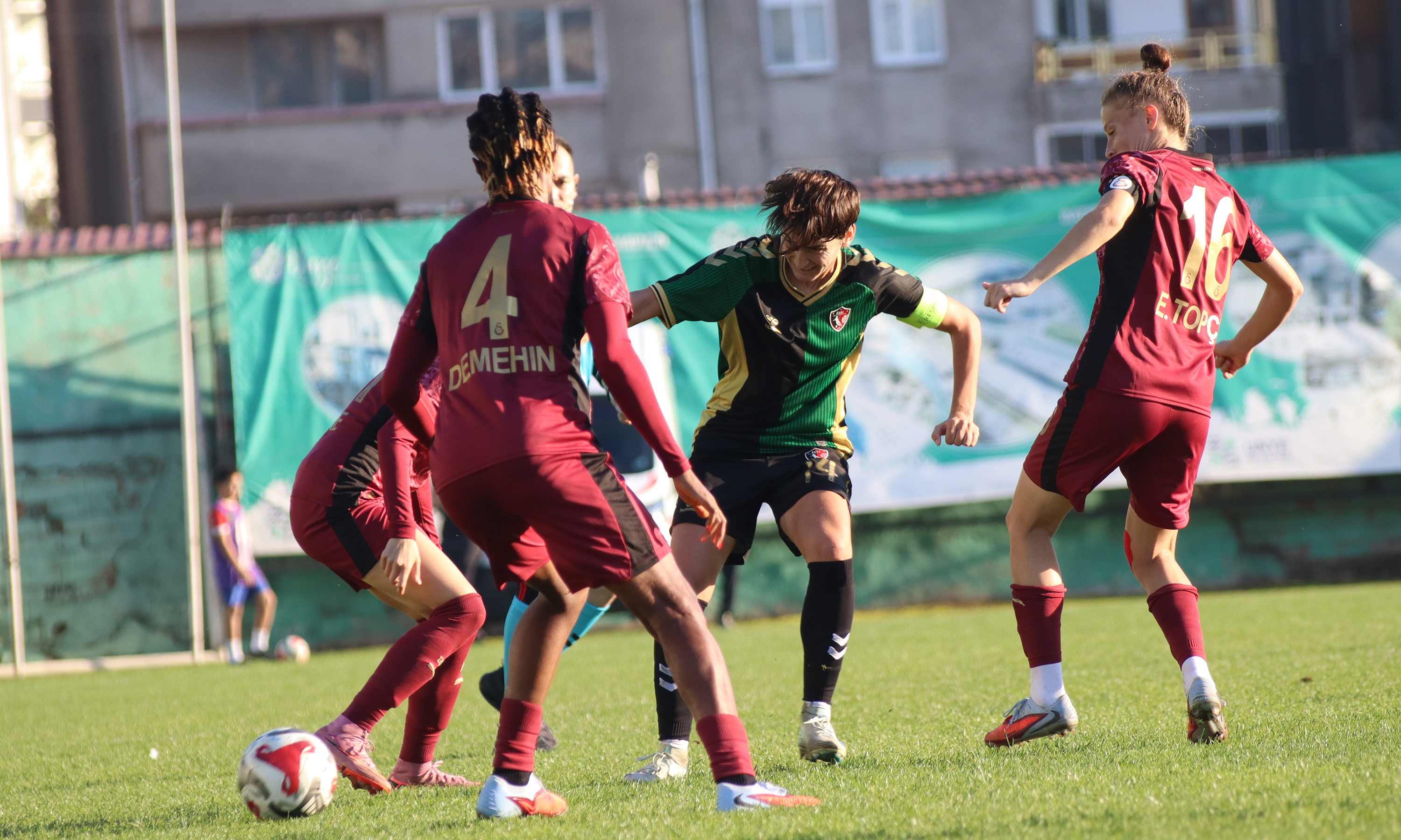 Lider Galatasaray'dan deplasmanda kritik galibiyet