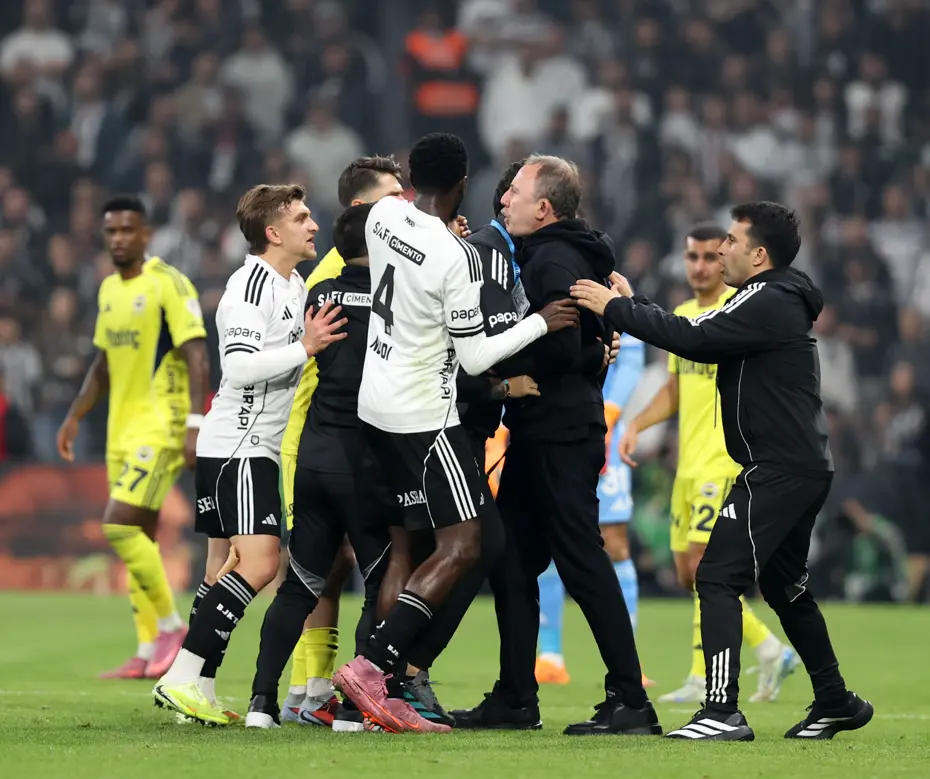 Fenerbahçe derbisi sonrası Beşiktaş cephesinden hakem tepkisi - 2 Fenerbahçe derbisi sonrası Beşiktaş cephesinden hakem tepkisi - 2