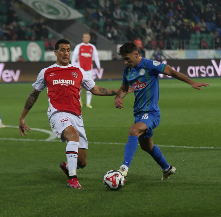 Süper Lig'de hafta 3 maçla kapandı: Sadece 2 gol çıktı - 2 Süper Lig'de hafta 3 maçla kapandı: Sadece 2 gol çıktı - 2