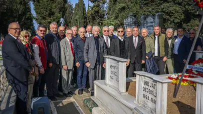 Trabzonspor'un kurucu başkanlarından Rıfat Dedeoğlu, mezarı başında anıldı