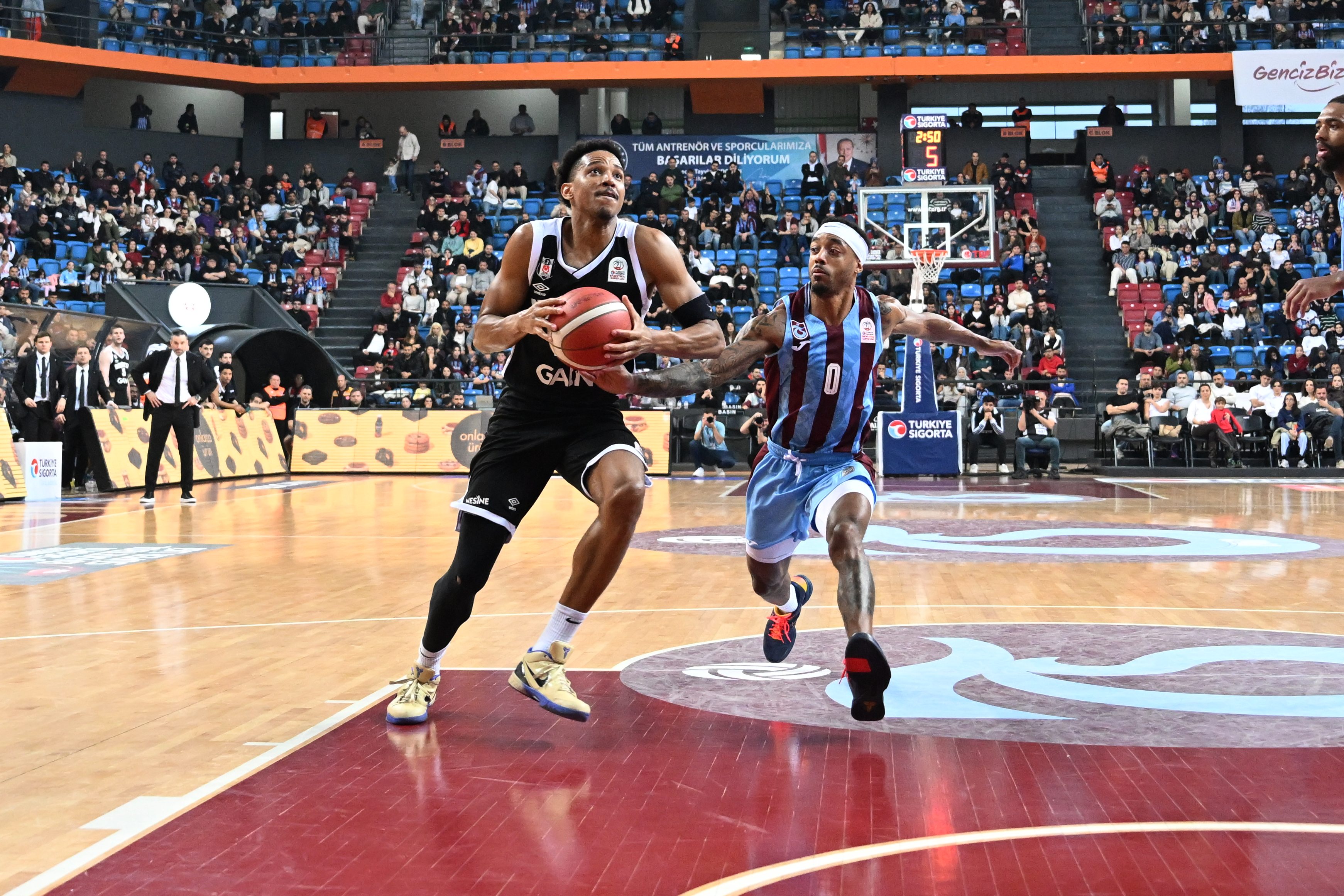 Beşiktaş GAİN, Trabzonspor'u yendi: Tarihinin en iyi başlangıcını yaptı