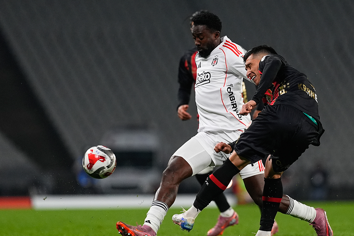 Fatih Karagümrük'te Hoca Şaşkın: 'Çalıştık Ama Saha Yansıtma Yapmadı!'