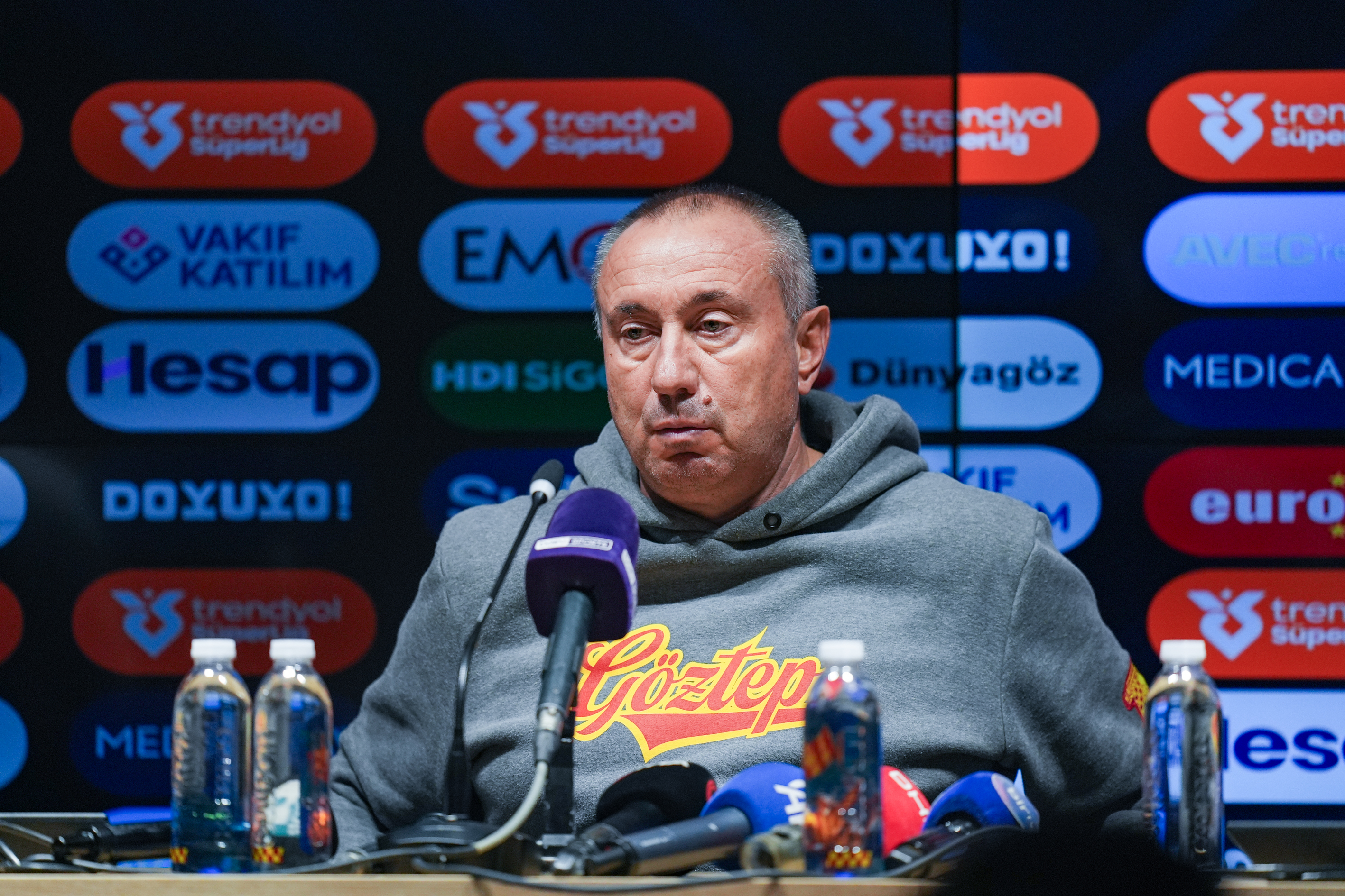 Stoilov'dan maç sonrası transfer yanıtı: Sayı vererek açıkladı