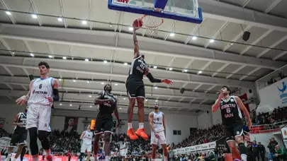 Beşiktaş'ın bileğini bükebilen yok: Son saniye basketiyle 13'te 13 yaptı