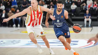 Anadolu Efes, EuroLeague'de 13. mağlubiyetini aldı Anadolu Efes, EuroLeague'de 13. mağlubiyetini aldı