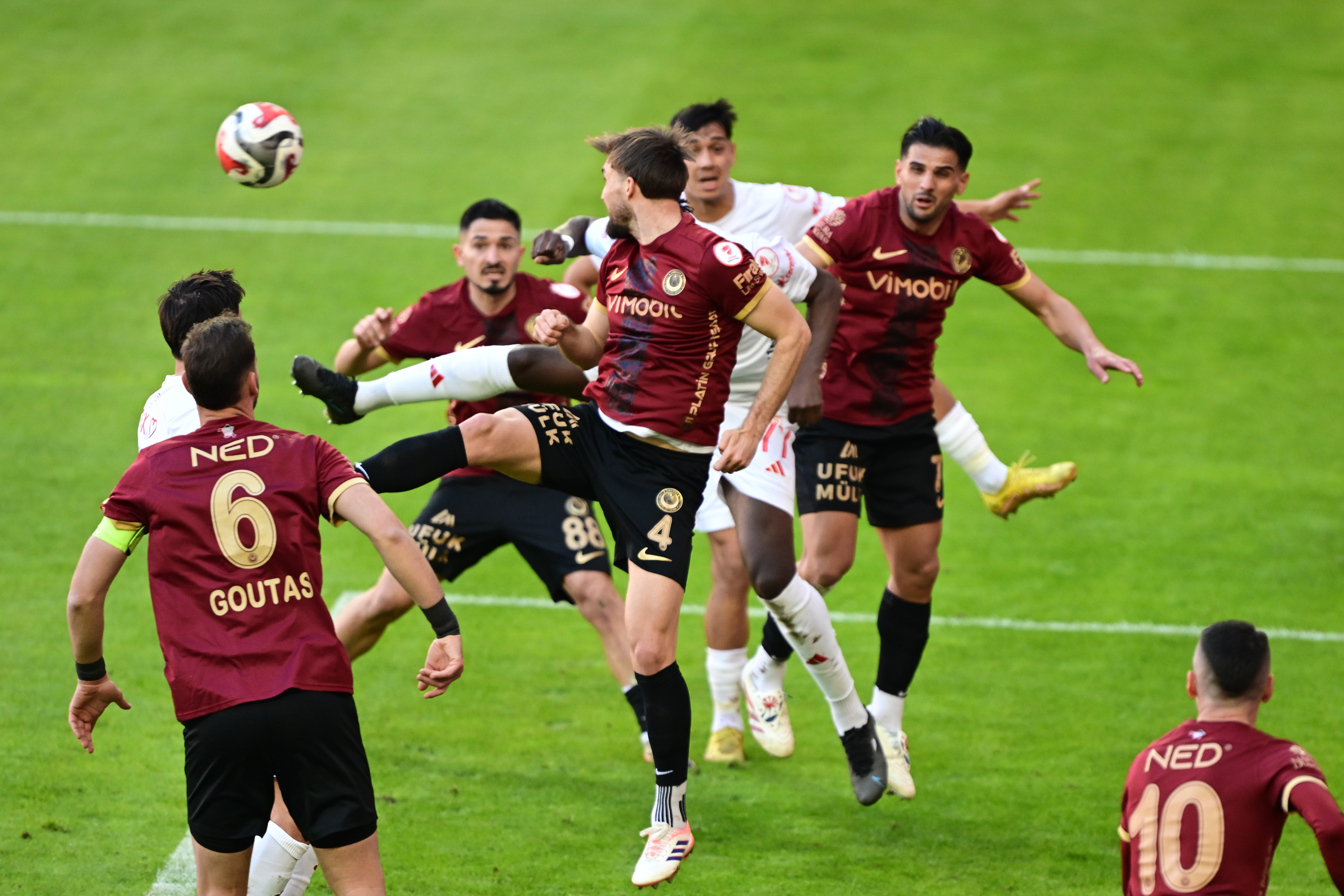 Gençlerbirliği son anlarda galibiyete uzandı