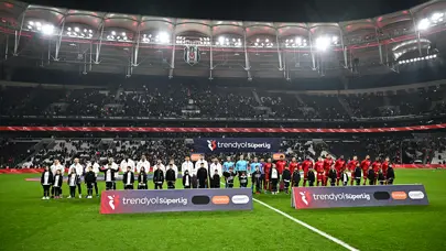 SON DAKİKA | Beşiktaş'ta istifa tepkisi: Maç sonunda yönetime tezahürat SON DAKİKA | Beşiktaş'ta istifa tepkisi: Maç sonunda yönetime tezahürat