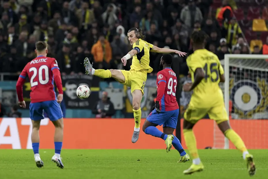 Rakibini bekliyor: Fenerbahçe, UEFA Avrupa Ligi'nde play-off turuna yükseldi - 3