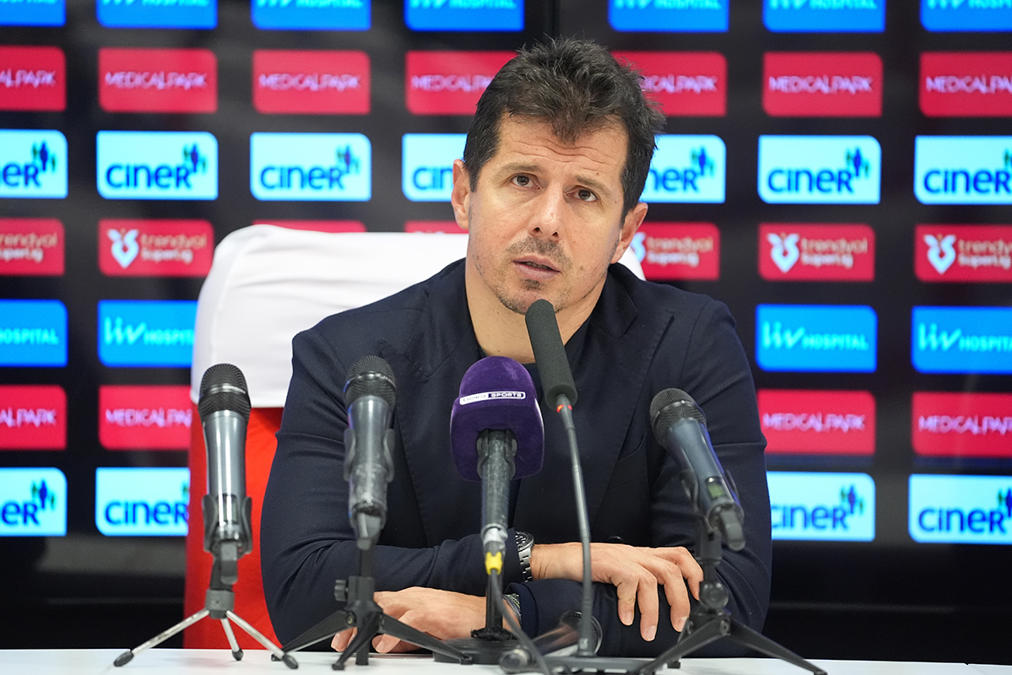 Emre Belözoğlu özür diledi: "Kariyerim boyunca en kötüsüydü"