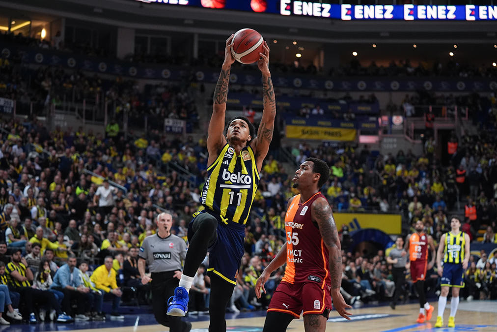 Nefes kesen derbide kazanan Fenerbahçe Beko