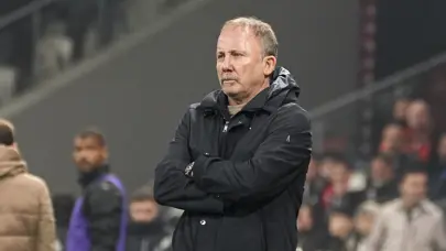 Sergen Yalçın isyan etti: "Kazanabiliyorsanız kazanın" dedi; rakip oyuncuya patladı Sergen Yalçın isyan etti: "Kazanabiliyorsanız kazanın" dedi; rakip oyuncuya patladı