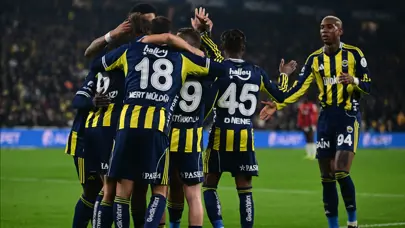 Ne Saran ne Tedesco! 2 isim tüm takımı toplayıp söz aldı Ne Saran ne Tedesco! 2 isim tüm takımı toplayıp söz aldı