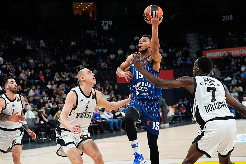 Anadolu Efes'ten EuroLeague'de üst üste 3. galibiyet - 2 Anadolu Efes'ten EuroLeague'de üst üste 3. galibiyet - 2