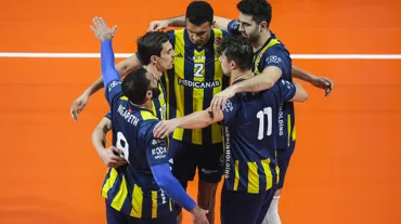 Fenerbahçe Medicana derbiyi 3-0 kazandı