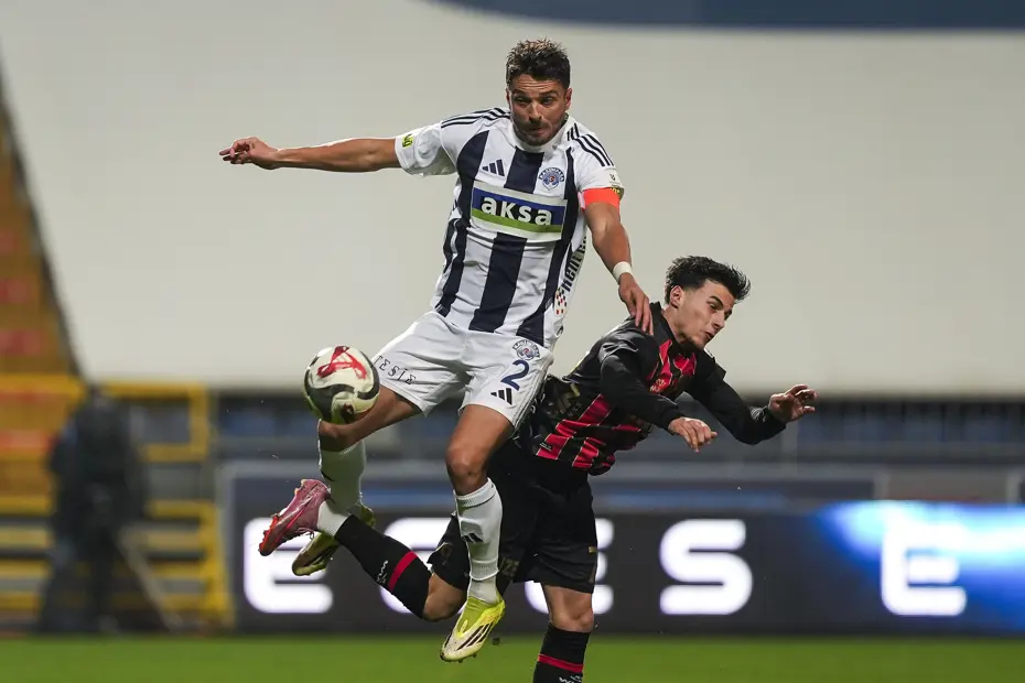 Kasımpaşa yeni transferleriyle 5 gollü maçı kazandı: Emre Belözoğlu'nun hasreti sona erdi - 3