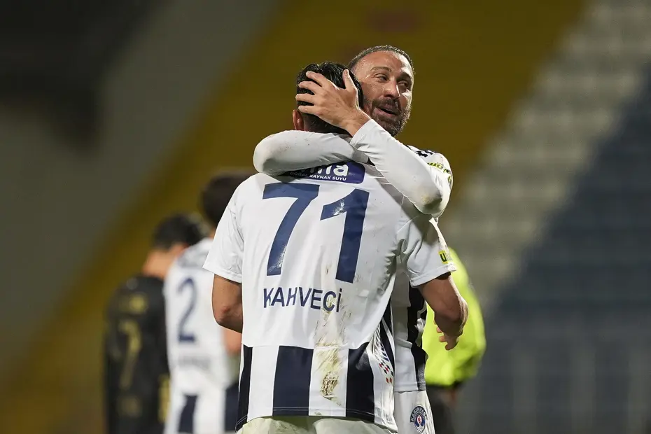 Kasımpaşa yeni transferleriyle 5 gollü maçı kazandı: Emre Belözoğlu'nun hasreti sona erdi - 2