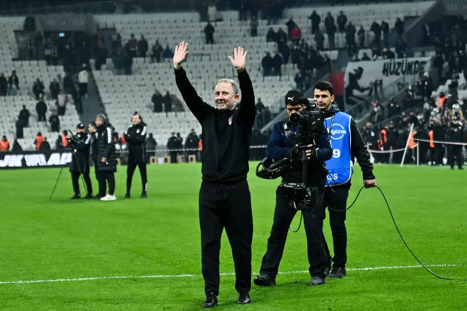 Nihat Kahveci'den Beşiktaşlı yıldıza büyük övgü: "5 kişilik koşuyor" - 6