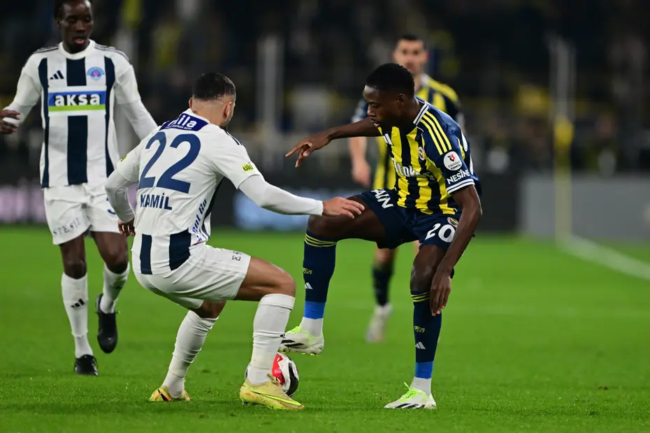 Fenerbahçe'de sakatlık kabusu: İlk yarıda iki zorunlu değişiklik - 2