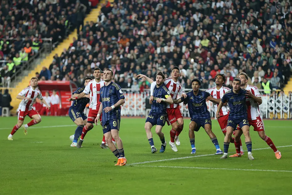 Nihat Kahveci'den Fenerbahçeli oyuncuya çıkış: "Yol alır dersem futboldan anlamıyorum" - 6