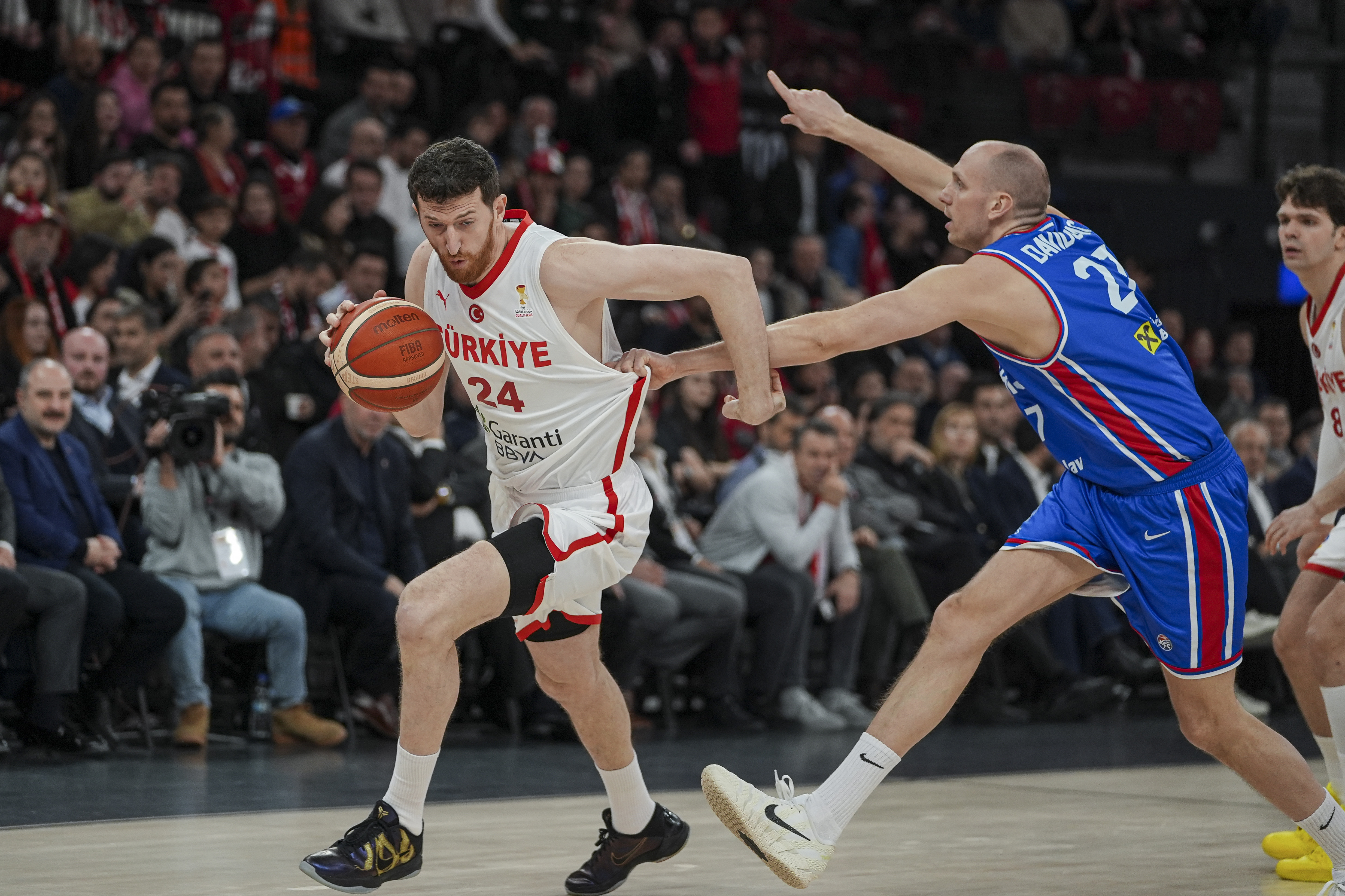 12 Dev Adam 4'te 4 yaptı ve ikinci turu garantiledi