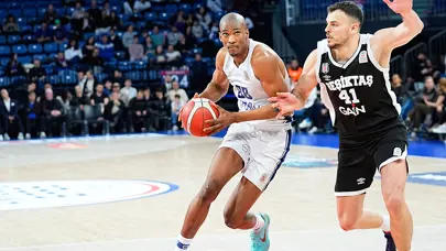 Anadolu Efes dev maçta Beşiktaş GAİN'i mağlup etti Anadolu Efes dev maçta Beşiktaş GAİN'i mağlup etti