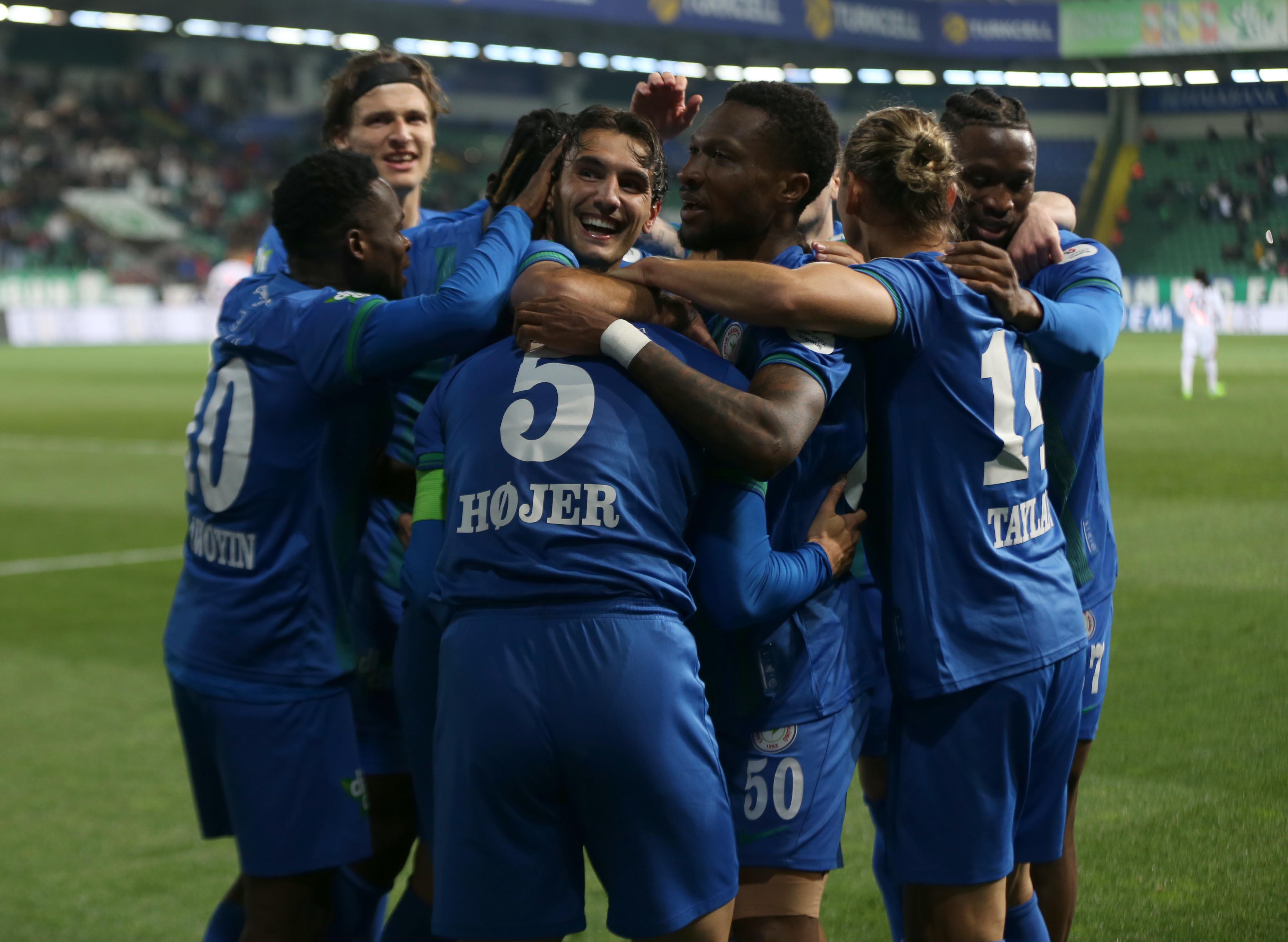 Karadeniz derbisinde Çaykur Rizespor'dan farklı tarife