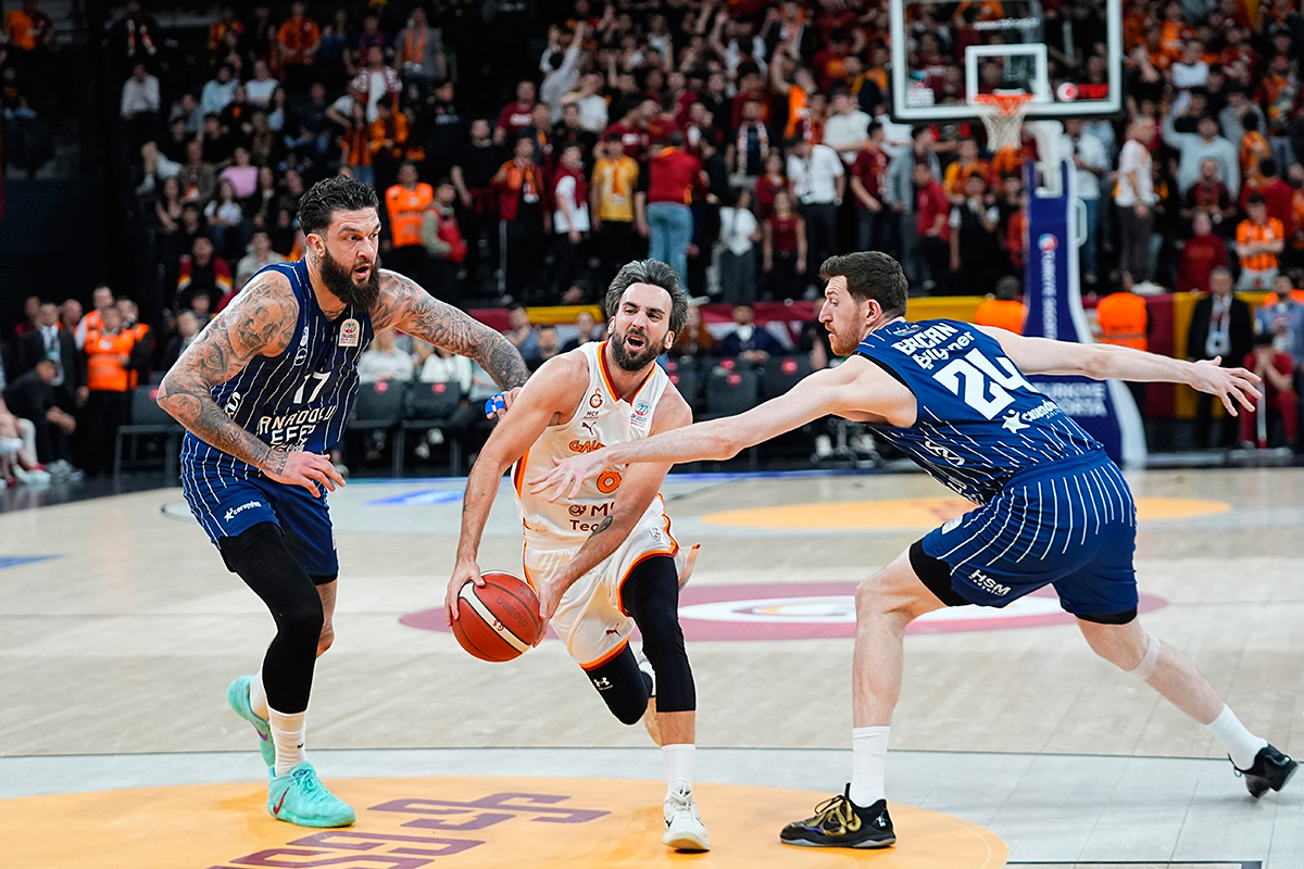 Anadolu Efes Galatasaray deplasmanında galip