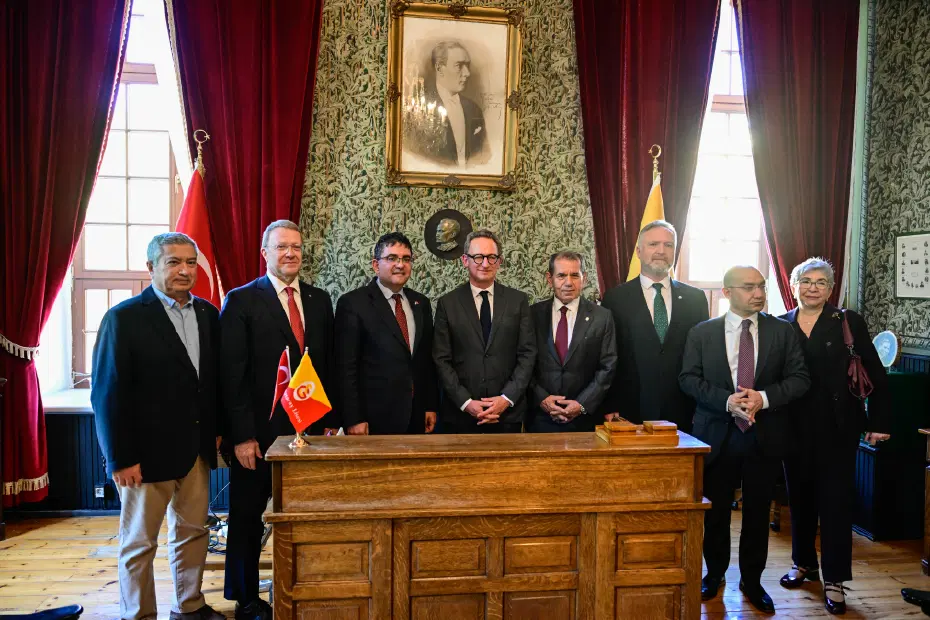 Brüksel Bölgesi Başbakanı Boris Dillies, Galatasaray Lisesi'ni ziyaret etti - 2