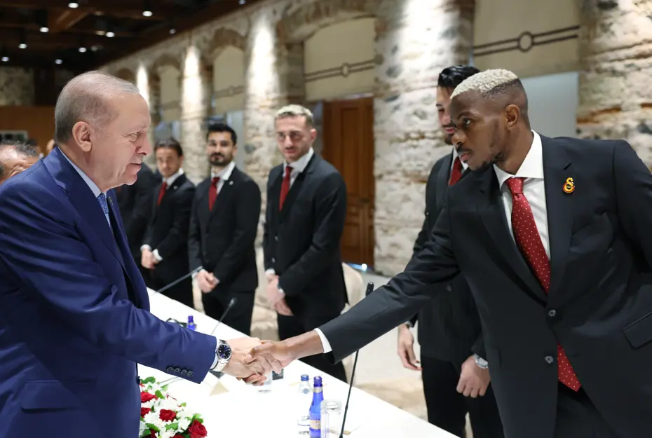 Cumhurbaşkanı Erdoğan, şampiyon Galatasaray'ı kabul etti - 8 Cumhurbaşkanı Erdoğan, şampiyon Galatasaray'ı kabul etti - 8