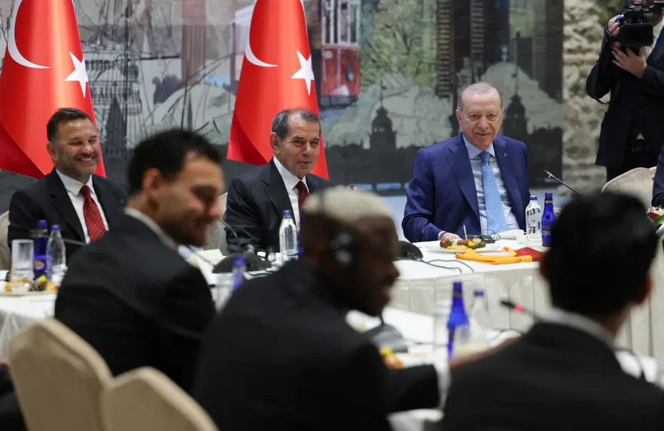 Cumhurbaşkanı Erdoğan, şampiyon Galatasaray'ı kabul etti - 13 Cumhurbaşkanı Erdoğan, şampiyon Galatasaray'ı kabul etti - 13