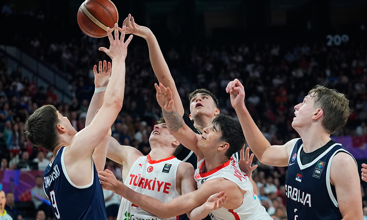 U17 Basketbol Milli Takımı, yarı finalde Sırbistan'a 76-71 mağlup oldu