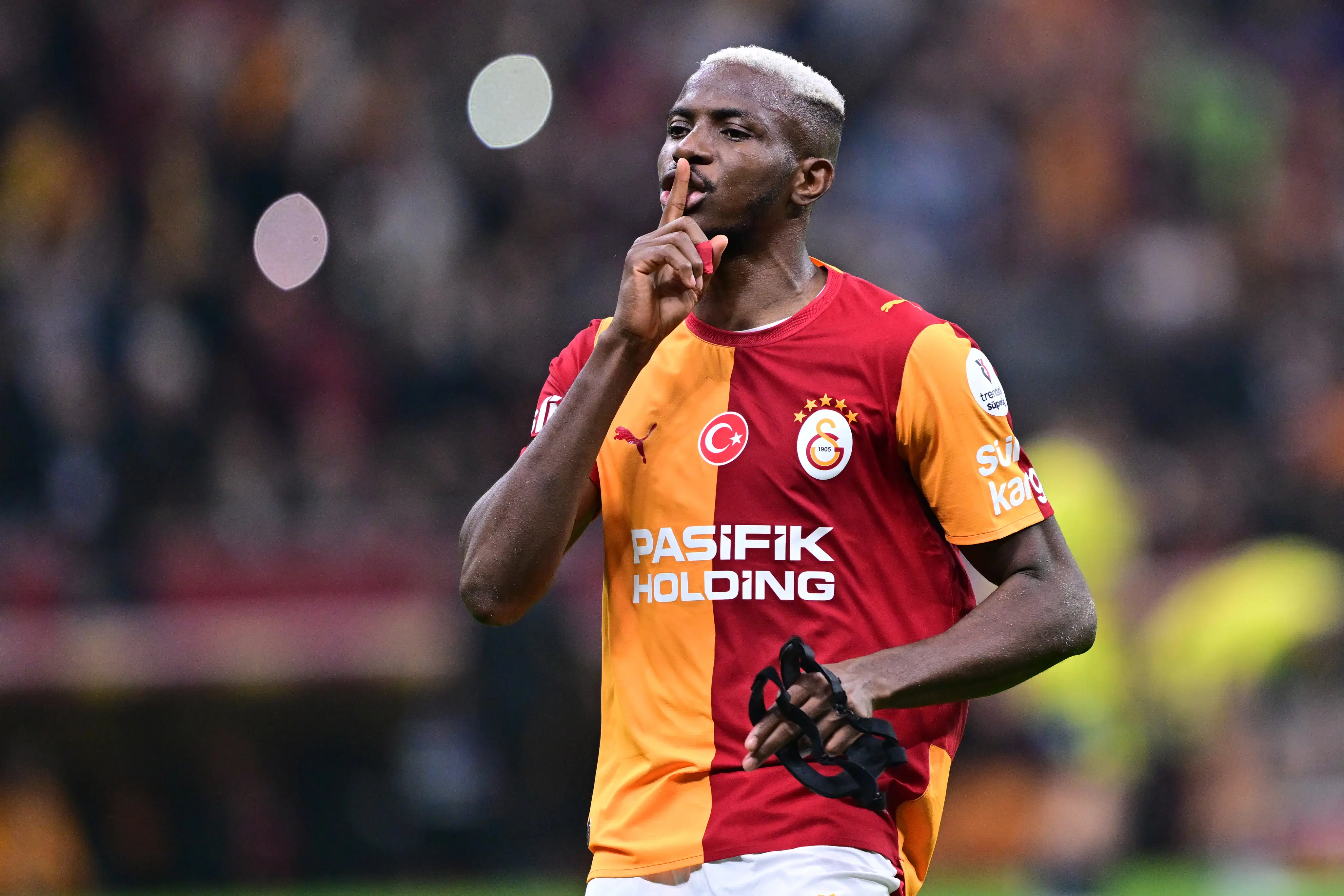 Derbide Victor Osimhen fırtınası: Sahneyi esir aldı