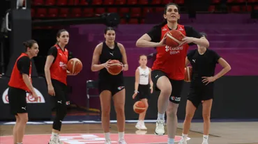 A Milli Kadın Basketbol Takımı'nın Almanya mesaisi sürüyor