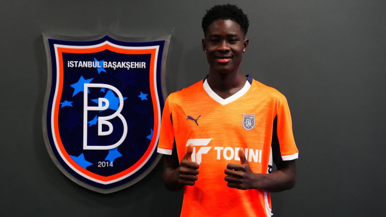 Başakşehir, altyapıdan Gambiyalı golcü çıkardı: 3 yıllık sözleşme imzaladı