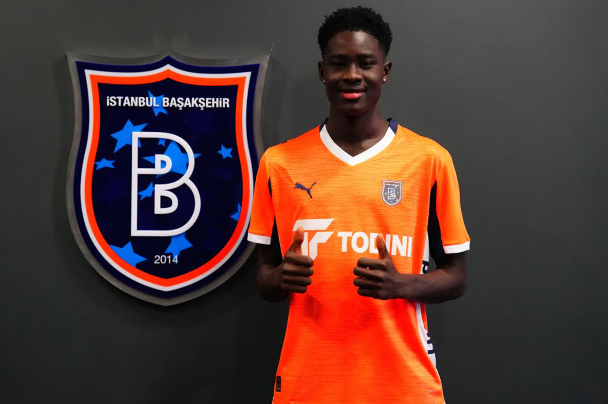 Başakşehir, altyapıdan Gambiyalı golcü çıkardı: 3 yıllık sözleşme imzaladı